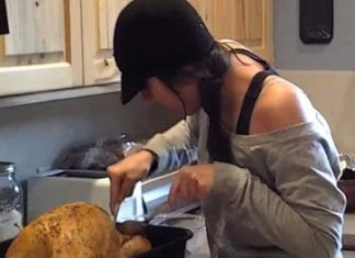 Mom Owns Teenage Daughter in Epic Thanksgiving Prank