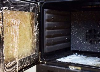 How To Deep Clean The Oven – DIY Cleaning Solution