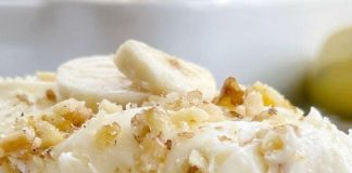 AMAZING BANANA BREAD CAKE WITH CREAM CHEESE FROSTING