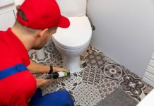 Solved! The Great Debate on Caulking Around the Toilet
