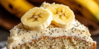 Moist Banana Cake With Cream Cheese Icing