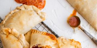 Pizza Empanadas (Empanadillas de Pizza)