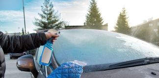 How To: Defrost a Windshield