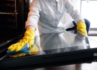 How to Clean Oven Glass