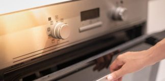 How to Steam Clean an Oven: 3 Surefire Methods to Get Rid of Baked-On Gunk