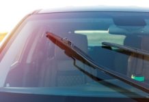 This is the Best Way to Clean Car Windows