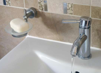 9 Top Tips for a Bathroom That Cleans Itself