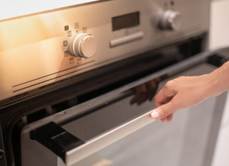 How to Steam Clean an Oven: 3 Surefire Methods to Get Rid of Baked-On Gunk