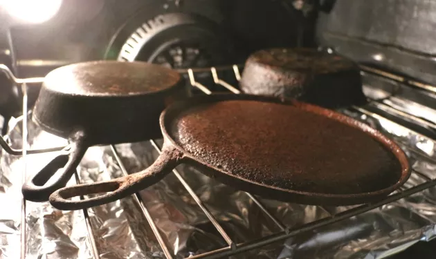 How to Clean & Restore a Cast Iron Skillet - Cleaning & Household 2024 | PopcornTime