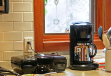 10 Things You Should Never Do When the Power Goes Out