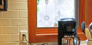 10 Things You Should Never Do When the Power Goes Out