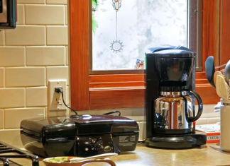 10 Things You Should Never Do When the Power Goes Out