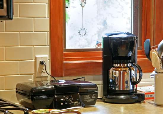 10 Things You Should Never Do When the Power Goes Out