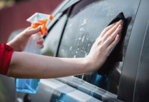 This is the Best Way to Clean Car Windows