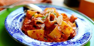 Quick and Easy Roasted Red Pepper Pasta
