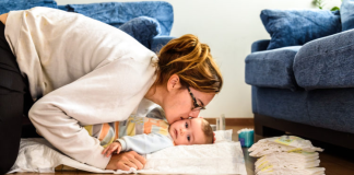 Mom Changed a Diaper on Her Friend’s Living Room Floor Without Asking and People Have Opinions About It