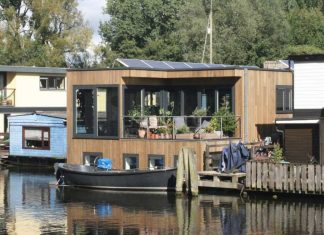 A luxury retreat that’s a far cry from your average boathouse.