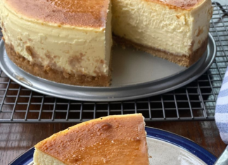 Forget All Other Cheesecake Recipes. This Is the ONLY One You Need.