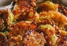 GARLIC PARMESAN ROASTED BRUSSELS SPROUTS