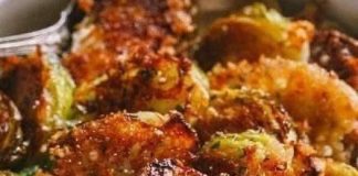 GARLIC PARMESAN ROASTED BRUSSELS SPROUTS