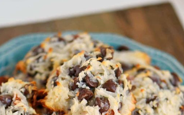 ALMOND JOY COOKIES – JUST 4 INGREDIENTS!