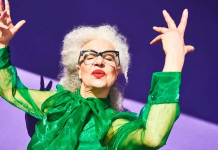 92-year-old woman ignores people’s opinions and wears colorful clothes: “I’ve always been a rebel”