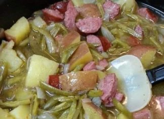 CROCKPOT HAM GREEN BEANS AND POTATOES