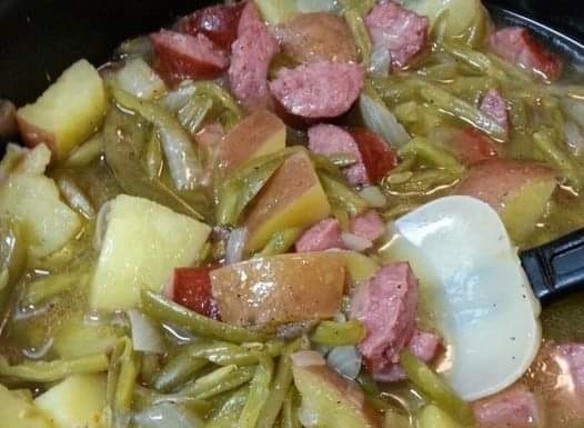CROCKPOT HAM GREEN BEANS AND POTATOES