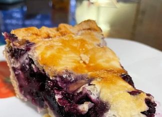 IRON SKILLET BLACKBERRY COBBLER