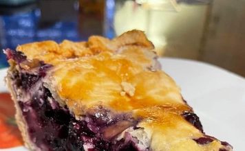 IRON SKILLET BLACKBERRY COBBLER