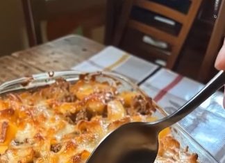 CHEESY HAMBURGER POTATO CASSEROLE