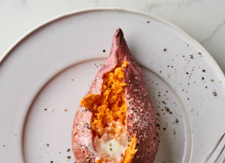 How To Cook a Sweet Potato in the Microwave