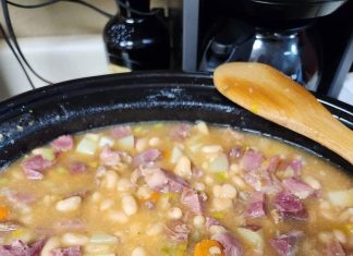 GREAT NORTHERN BEANS IN THE CROCKPOT
