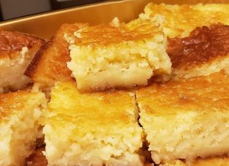 PINEAPPLE CAKE BARS