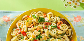 This Veggie Pasta Salad Has a Spicy Kick