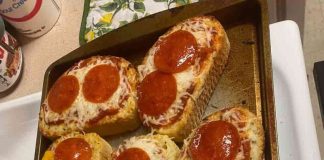 EASY GARLIC BREAD PIZZA