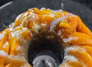 PEACH COBBLER POUND CAKE