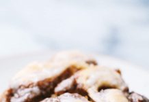 CINNABON CINNAMON ROLL CAKE