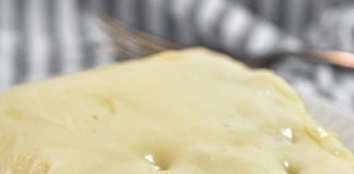 MOIST PINEAPPLE CAKE