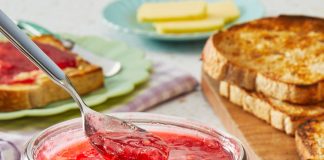 The Easiest Way To Make Raspberry Jam