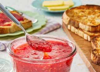 The Easiest Way To Make Raspberry Jam