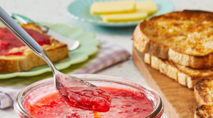 The Easiest Way To Make Raspberry Jam
