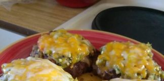 GREEN CHILE CHEESEBURGER