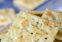DILL PICKLE SALTINES