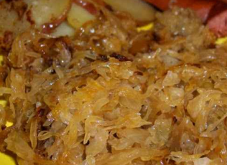 German sauerkraut & bratwurst & bacon onion potatoes