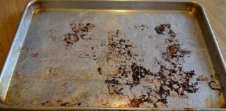 Effective Tips For Cleaning Stained Baking Pans And Sheets