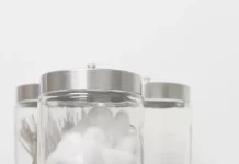 How to Deodorize a Smelly Trash Can with Cotton Balls