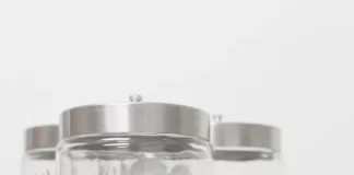 How to Deodorize a Smelly Trash Can with Cotton Balls