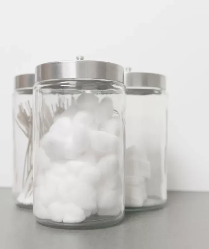 How to Deodorize a Smelly Trash Can with Cotton Balls - Life Style 2024 | PopcornTime