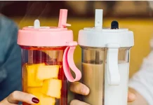 With this ingenious $12 insulated mug, you can have two drinks on the go.